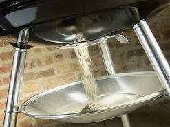 Weber Compact Kettle Ø 57 Cm Kolenbarbecue -Tuin & Buiten weber compact kettle 57cm kolenbarbecue 4 ecommerce aeaa